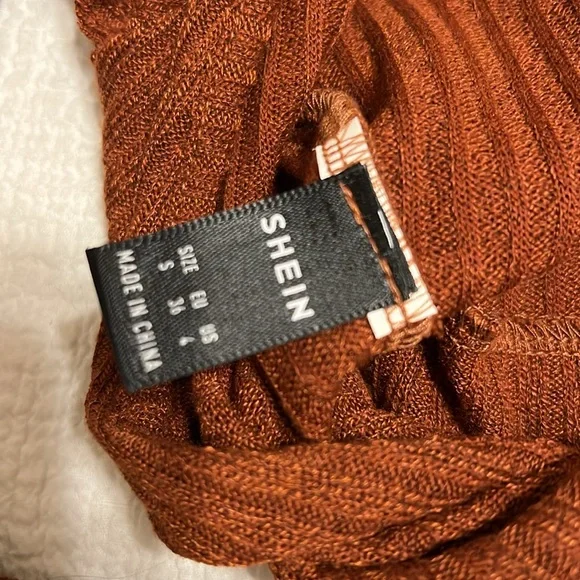 Orange mock neck crop top - Picture 3 of 3